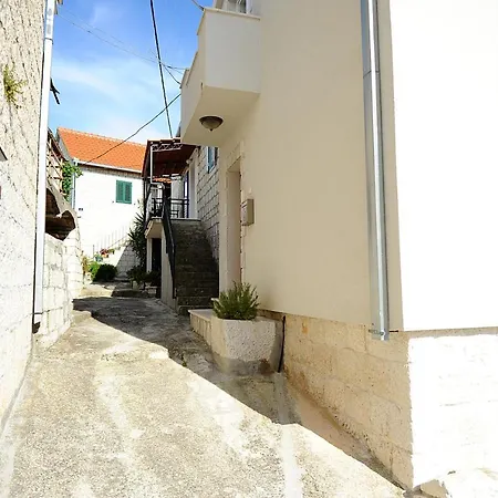 Apartment With Wifi Okrug Donji, Ciovo - 16737 *
